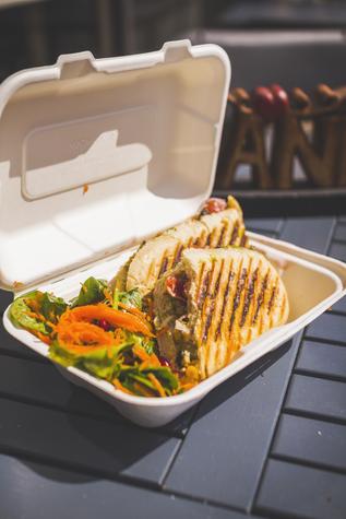 9" x 6" Large Bagasse Clamshell (200) - main image